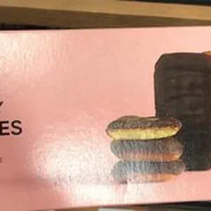 Raspberry jaffa cakes