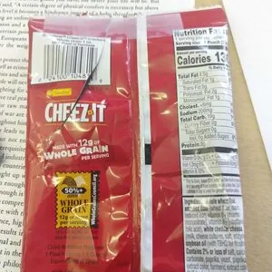 Baked snack crackers