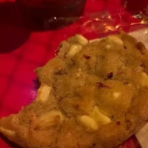 Cookie White Choc & Raspberry