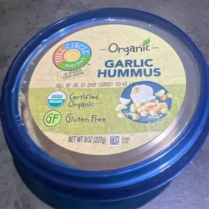 Garlic hummus