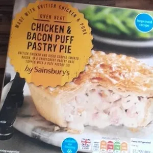 Chicken and bacon puff pastry pie