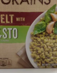 Earthly grains spelt with pesto