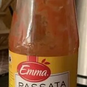 Passata strained tomatoes