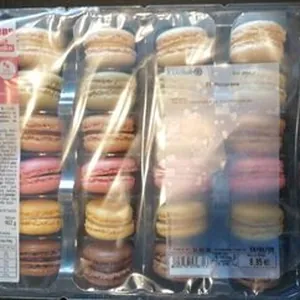 Assortiment de 36 macarons sucrés