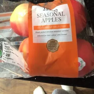 Seasonal apples