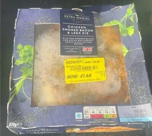 Chicken smoked bacon leek pie