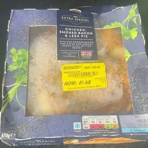 Chicken smoked bacon leek pie