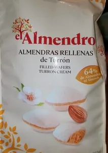 Almendras rellenas de turrón