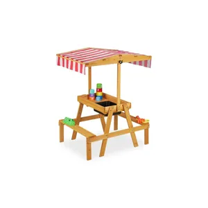 Utanför lekbord med solskydd