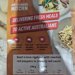 beef mince rigatoni with roasted red peppers in creamy sauce