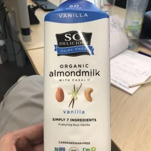 Vanilla organic almond milk with cashew
