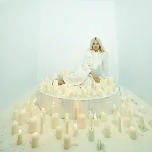 Ashe: Ashlyn (Red & White)