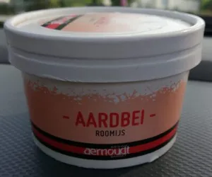 Aarbei roomijs
