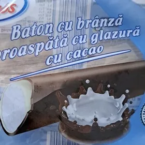Baton cu brânză proaspătă cu glazură cu cacao