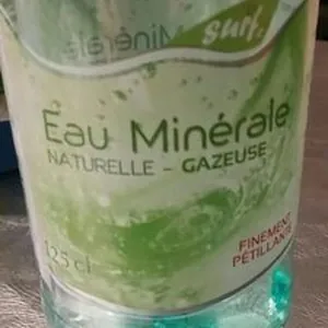 Eau minérale naturelle gazeuze