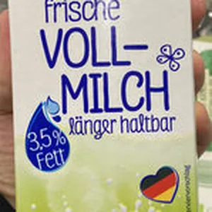 Frische Vollmilch
