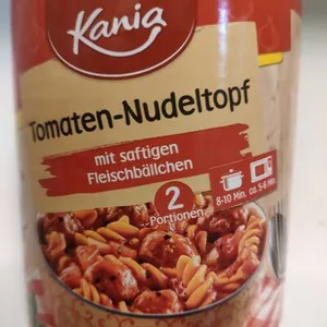 Nudeltopf in Tomatensauce mit Fleischbaellchen