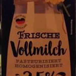 Frische Vollmilch
