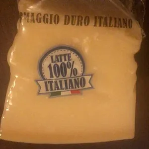 Formaggio duro italiano