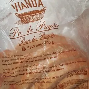 Pan de pueblo en rebanadas