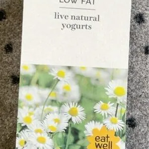 Live natural yougurts