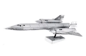 - Lockheed SR-71 Blackbird - Modellbyggsats i metall
