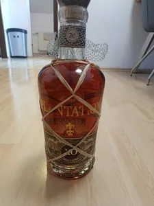 Großer Rum
