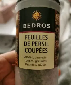 Feuilles de persil coupées
