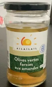 Olives vertes farcies aux amandes