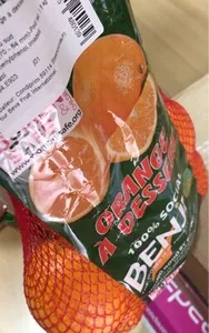 Benji orange a desert