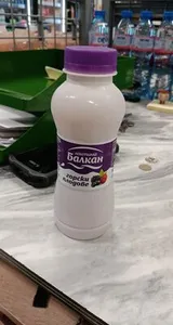 Йогурт, горски плодове