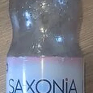 Natürliches Mineralwasser ohne Kohlensäure