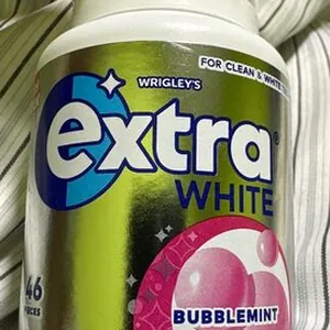 White Bubblemint Chewing Gum Sugar Free Bottle Pieces