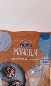 Mandeln blanchiert & gehackt