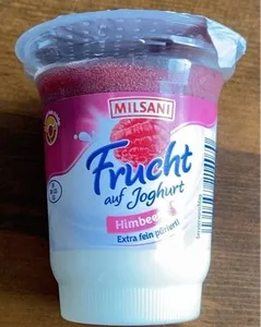 Frucht auf Joghurt