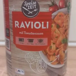 Ravioli mit Tomatensoße