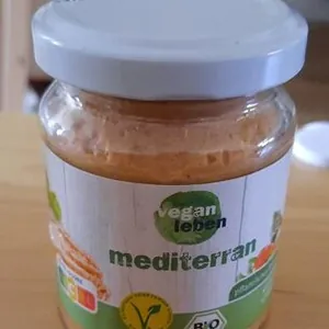 Pflanzlicher Brotaufstrich mediterran