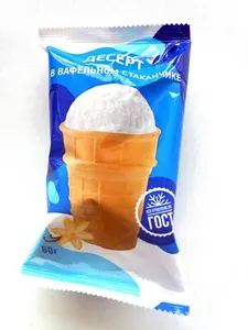 Десерт в вафельном стаканчике