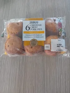 6 chedder crust pork pies