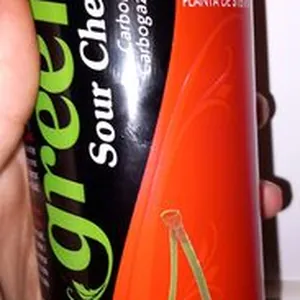 Газирана безалкохолна напитка с вкус на вишна