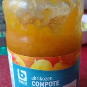 Compote d'abricots avec morceaux