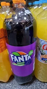 Băutură răcoritoare cu aroma de struguri