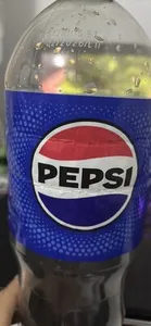 Băutură răcoritoare carbogazoasă cu aromă de cola