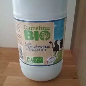 lait demi écrémé stérilisé UHT