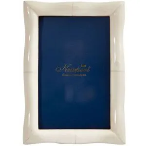 Newport Akrotíri fotoram vit