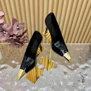 Wucifang Shoes Designer Lackläder Dam Pumps Mode Spetsig Tå Slip On Skor Damer Eleganta Höga Klackar Klubb Stripperskor 35