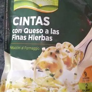 Cintas con queso a las finas hierbas