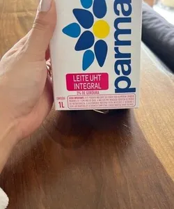 Leite UHT Integral Parmalat 1 Litro