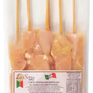 Peito De Frango Resfriado Temperado Em Espeto La Serra Grill 500g