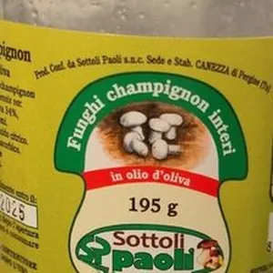 Funghi champignon interi